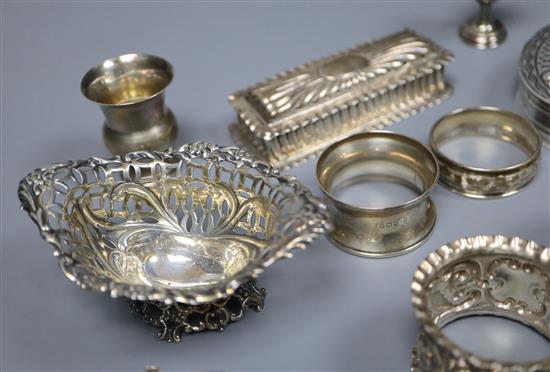 A Victorian silver toddy spoon with whalebone handle and a collection of small silver, approx 9.5oz (weighable)